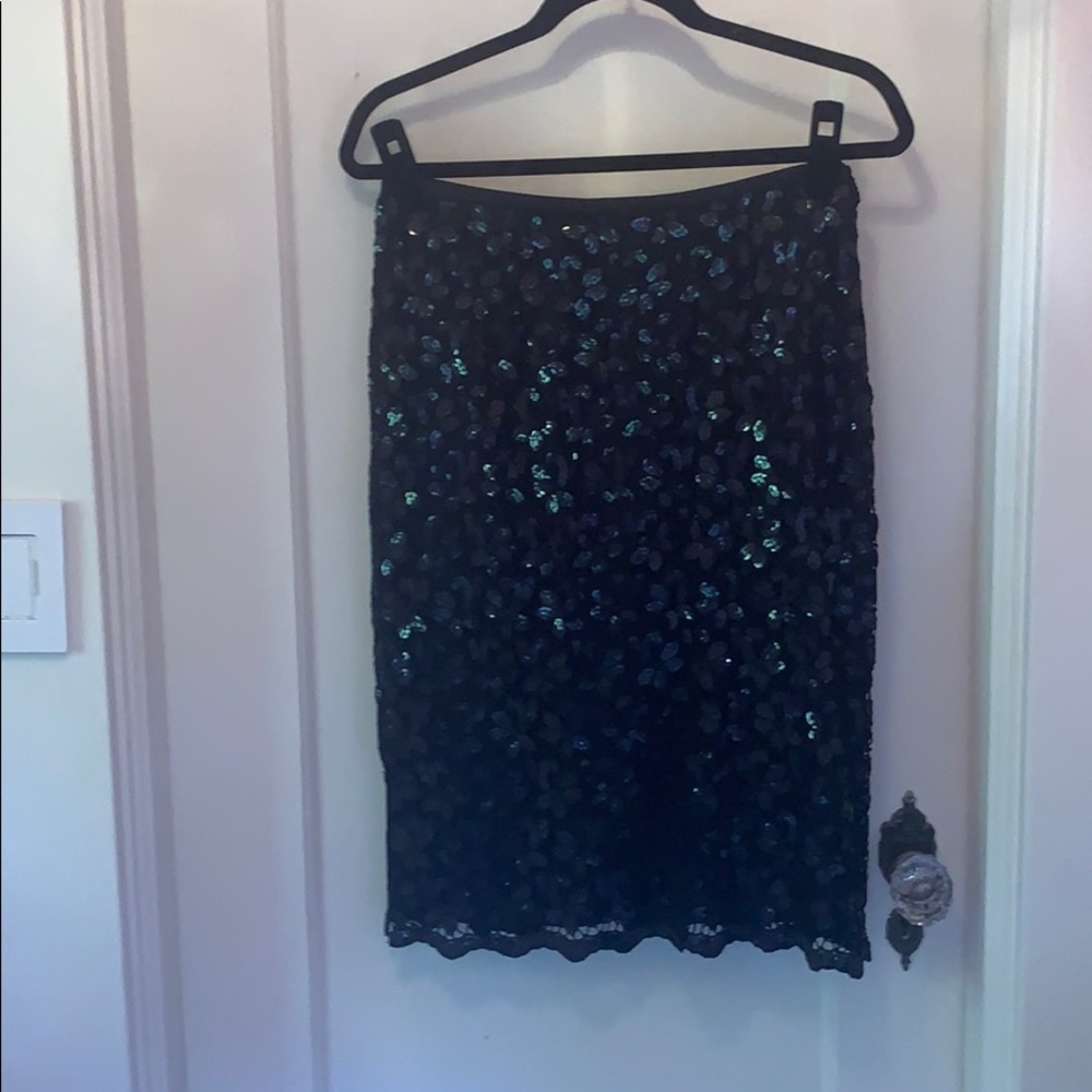 Women’s Worth sequin top and matching skirt - Picture 2 of 5